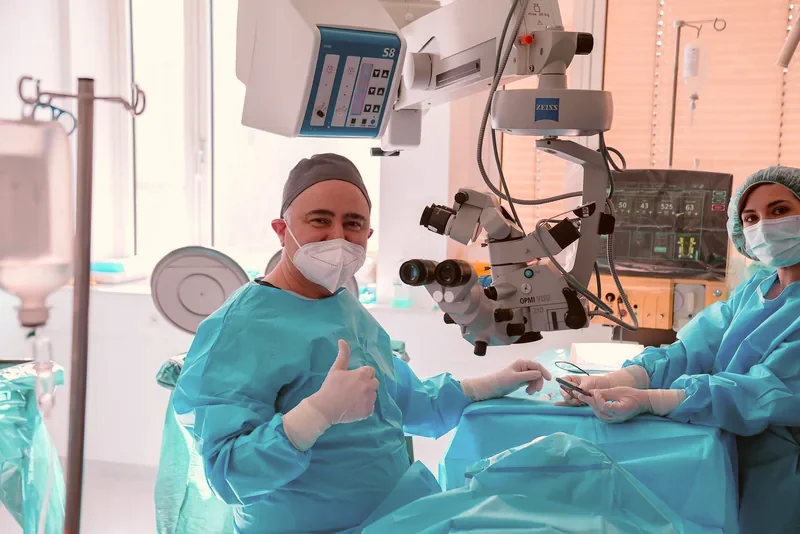Lens surgery in Wiesbaden and Düsseldorf – Dr. Look operating theatre