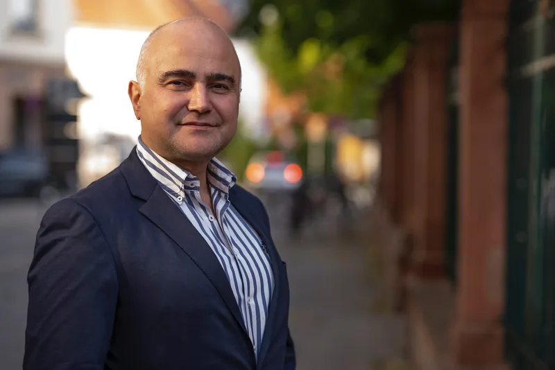 Eye surgeon Dr. med. Levent Kanal – eye laser and lens surgery in Wiesbaden